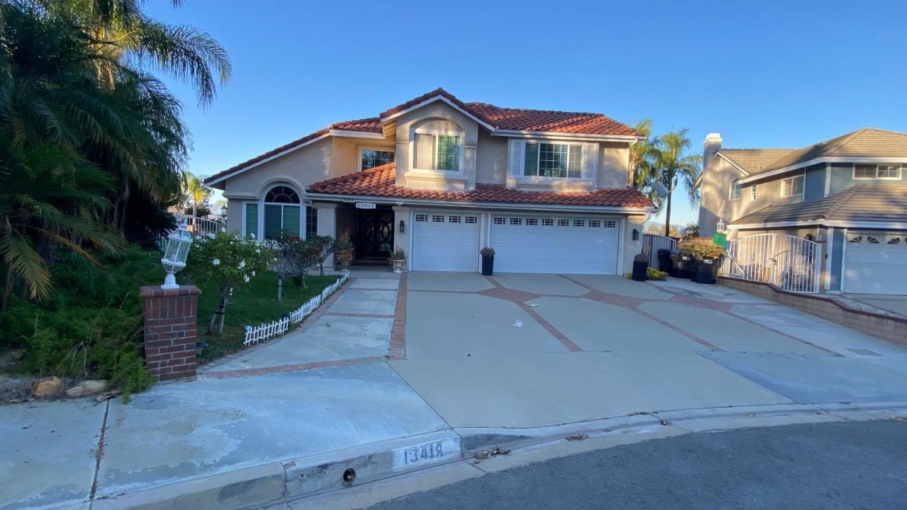 King Bed Big Room Chino Hills Exterior photo